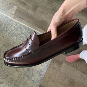 G.H. Bass Originals Flat Strap Women’s Weejuns (Wine) 11